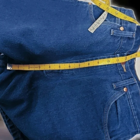 Wrangler 13MWZ 32 x 32 Jeans (measured) - Picture 7 of 8